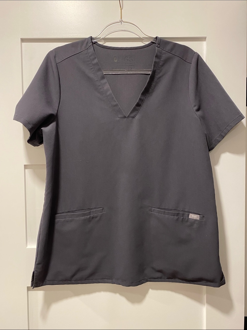 Figs Women's Short Sleeve V-Neck Scrub Top in Charcoal Gray